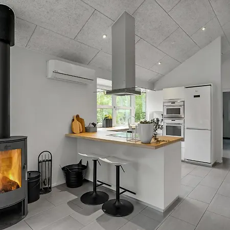 Awesome Home In Blavand With Sauna Semesterbostad *